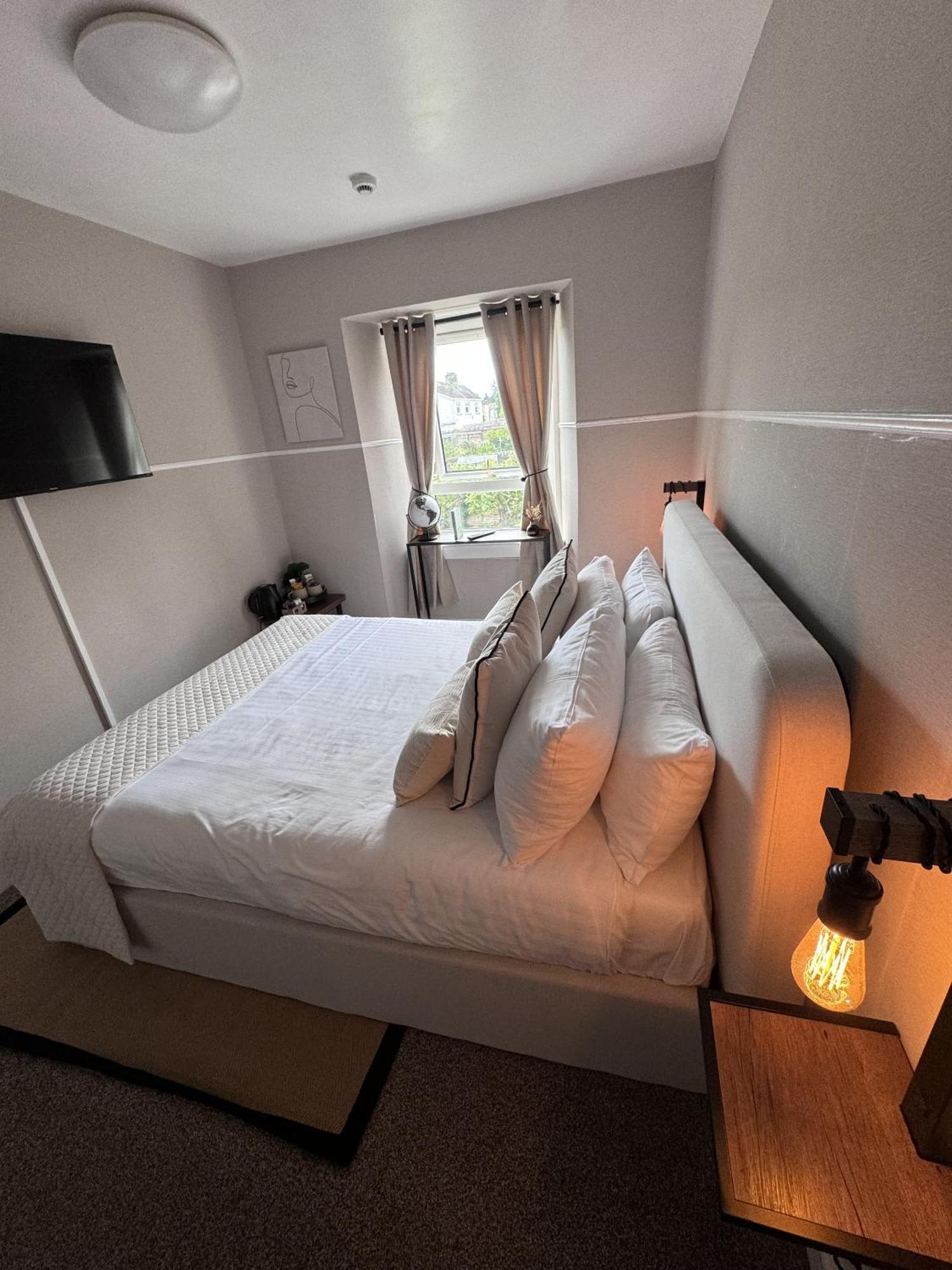 The Glendevon Hotel アウキテラーダー エクステリア 写真